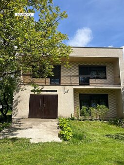 Na predaj  4-izbový rodinný dom na pozemku 4 182 m2 - 3