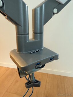 Držiak na 2 monitory AlzaErgo – Space Saver (strieborný) - 3