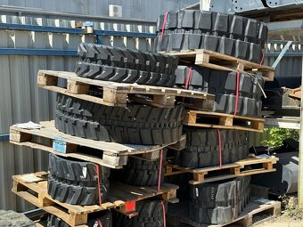 Gumové pásy na minibagre - 3