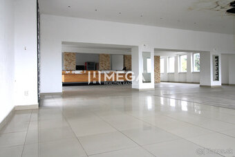 NA PRENÁJOM Obchodný priestor s parkovaním – Humenné, 230 m² - 3