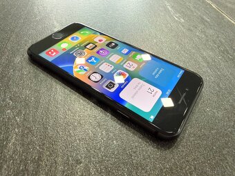 Apple iPhone 8 64 GB Space Gray - 3