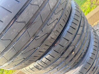 Letne Pneu hankook 235/35 r17 - 3