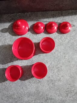 Retro červene dózy - 3