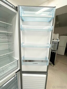 Predám chladničku Bosch 200cm - 3