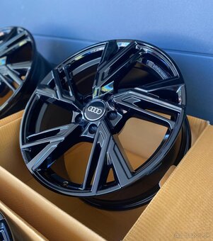 5x112 R18 MAM RS5 Black - 3