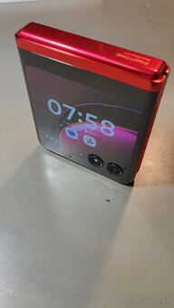 Motorola Razr 40 Ultra 256GB - 3