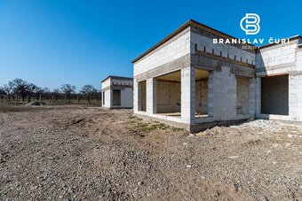Na predaj 4-izbový bungalov, Rezidencia Trnava pri Laborci - - 3