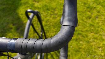 Predám cestný bicykel Kellys URC 50 2015 – Karbónový rám - 3