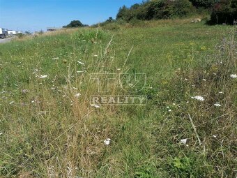 NA PREDAJ POZEMOK S VÝMEROU 800 M2 V NOVEJ DUBNICI-KOLAČÍN. - 3