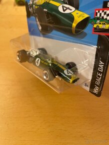 HotWheels ‘67 Lotus Type 49 - 3