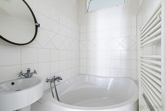 Ponúkame na predaj krásny byt v Prahe 1 na Malej Strane - 3