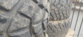 Predám 215/65 r16 5x114.3 - 3