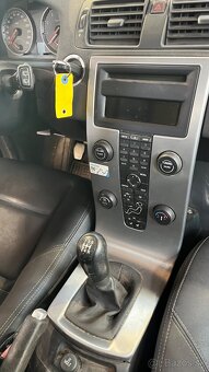 Rozpredam Volvo V50 2.0 benzin - 3