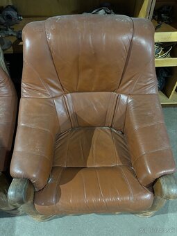 Predam dve kožené Kresla - 3