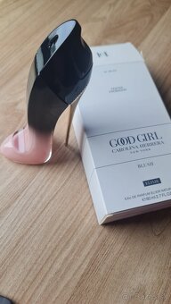 Predám parfúm Carolina Herrera Blush Elixir 80ml - 3