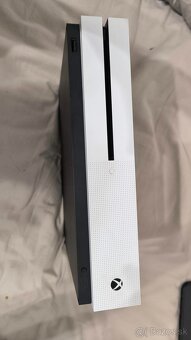 Xbox One S - 3