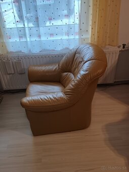 2 ks zachovalych bezovych kozenkovych kresiel - 3