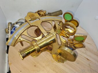 Predám starý velký Anglický námorný Sextant - 3