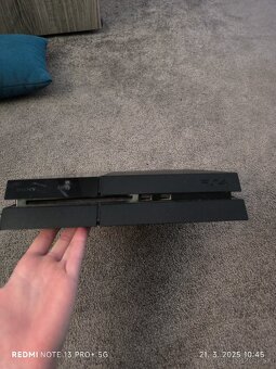 Playstation 4 - 3