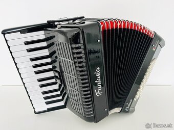 Predám NOVÝ akordeón FANTASIA DE LUXE 60 basový- čiernej far - 3