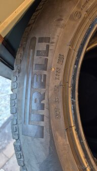 Predám zimné Pirelli 235/55 r18 - 3
