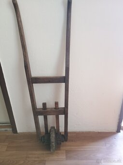 Starožitné zámky, sveteničky, a rechtačka - 3