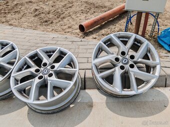 Disky 7Jx17 5x114.3mm Et40 originál Renault. - 3