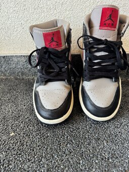NIKE Jordan 1 mid college grey gym - 3