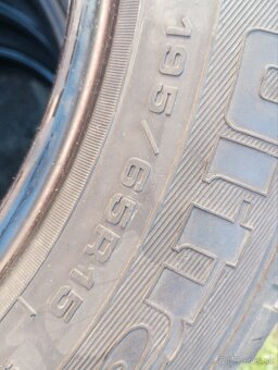 Zimné Goodyear 195/65 R15 - 3
