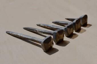 Predám ručne kované klince/kováčske služby - 3