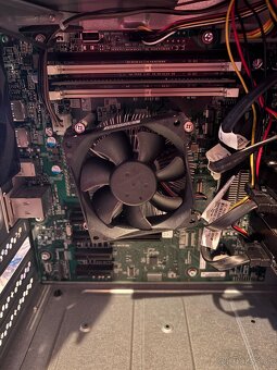 HPE ProLiant ML10 Gen9 - serverový počítač - 3