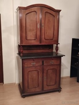 Starožitný príborník - 3