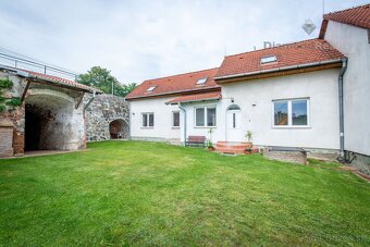 NA PREDAJ INVESTIČNÝ POZEMOK S RODINNÝM DOMOM | 2864m2 POZE - 3