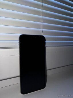 iPhone Xs - 3
