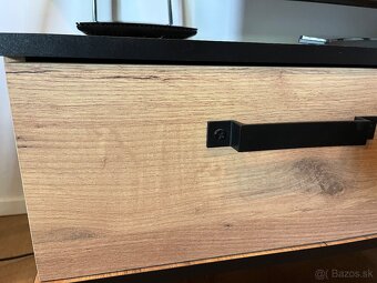 Stolík pod tv - 3