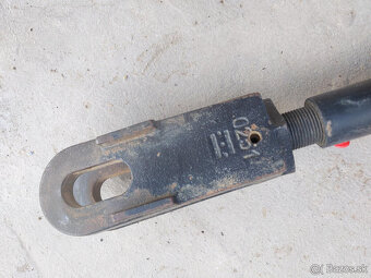 Zvisle rameno / tiahlo hydrauliky Zetor - 3