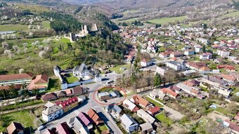 Penzión na námestí s vlastným barom a nenahraditeľným výhľad - 3