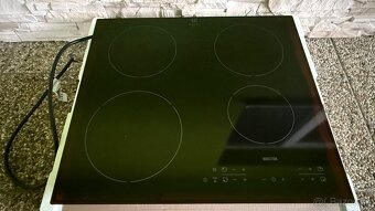 Predám indukčnú varnú dosku Electrolux - 3