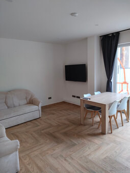 Prenajmem 3i apartmán s terasou a parkovacím miestom - 3