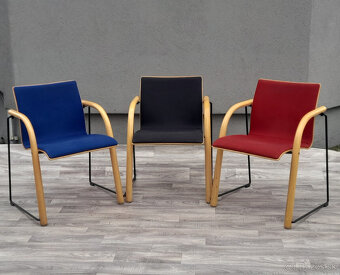 Set farebných stoličiek THONET ( 3 ks ) . - 3