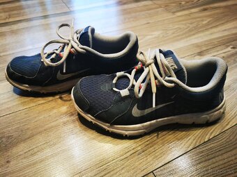 botasky,nike, v.38,5, darujem - 3