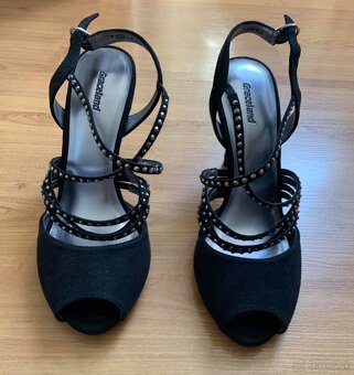nove sandale s kamienkami vel. 37 - 3