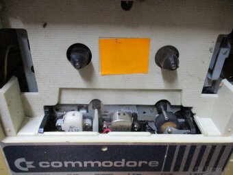 COMMODORE - 3