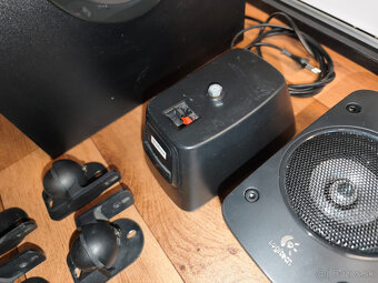 LOGITECH Z906 - 3