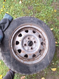 Predám zimné pneu felicia - 3