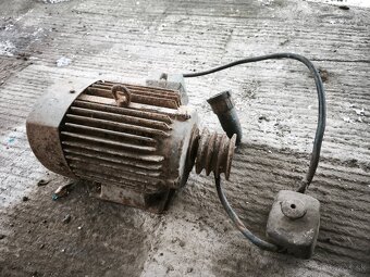 Elektromotor 1.1kW s remenicou - 3