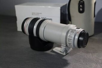 Canon EF 28-300mm f/3.5-5.6L IS USM - 3