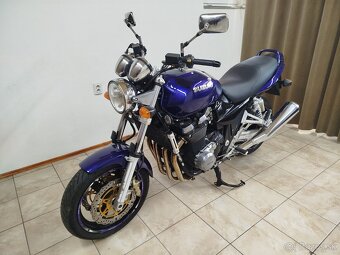 Suzuki GSX 1400 - 3