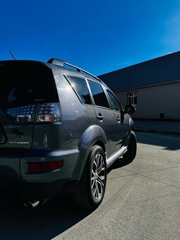 Mitsubishi Outlander 2.2 130kW 7-miestny,manuál - 3
