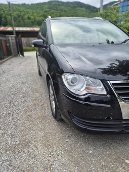Predám náhradné diely na Volkswagen Touran facelift2007-2013 - 3
